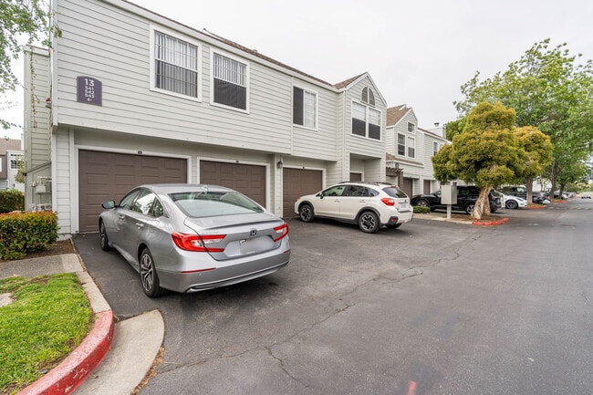 Building Photo - 541 Cutwater Ln