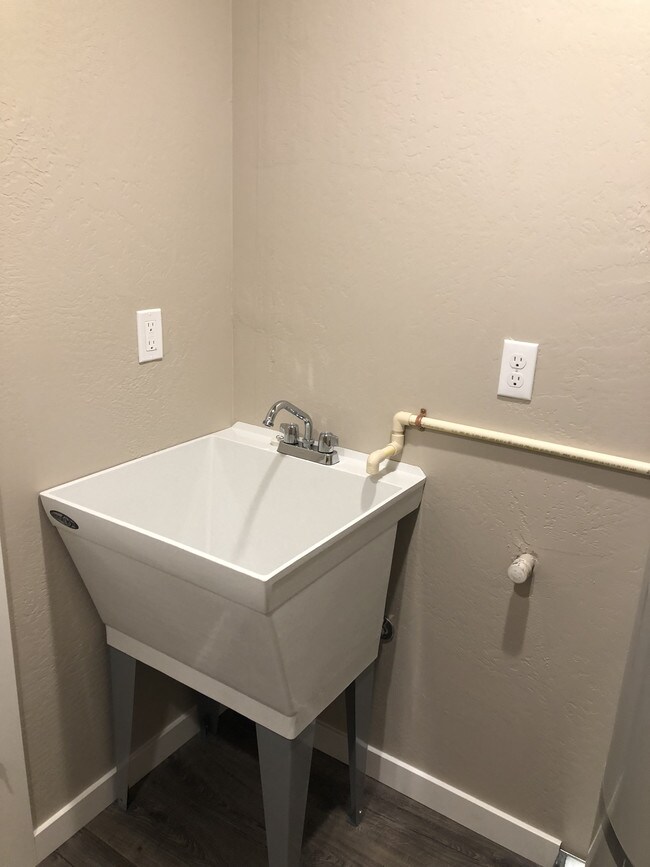 Laundry Room - 132 SW Jenn Way