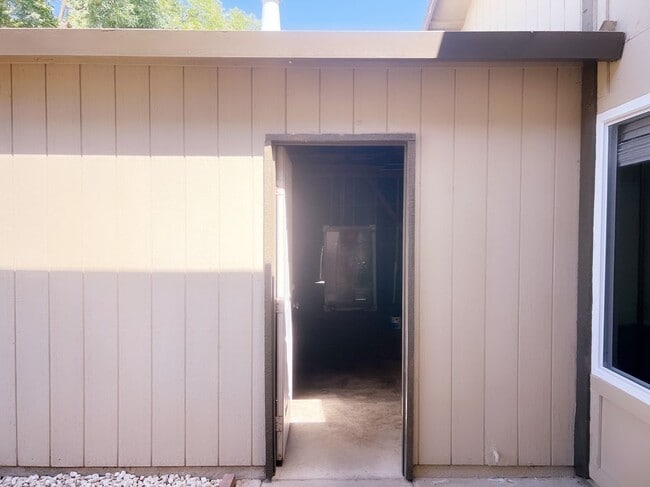 Building Photo - 9528 Mirandy Dr