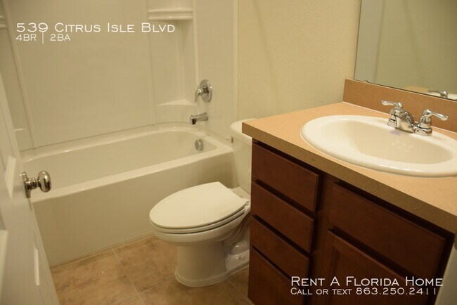 Building Photo - 539 Citrus Isle Blvd