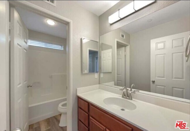 Building Photo - 8823 Mora Ct