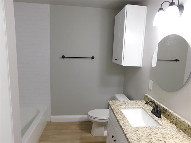 Building Photo - 704 E Jefferson St