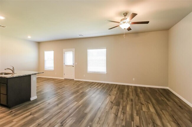 Building Photo - 1607 Crimson Lake Blvd