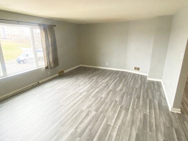 Building Photo - 1704 Merrill Ave