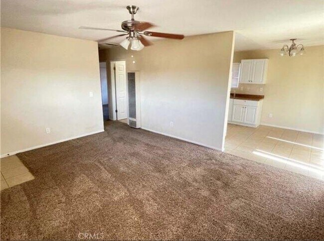 Building Photo - Cute and cozy 2 bedroom 1 bath