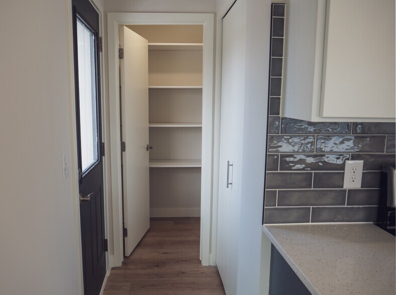 Building Photo - 4425 45th Ave S