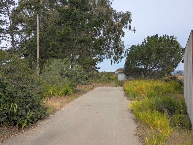 Building Photo - 3 Bedroom 3 Bath home in Los Osos