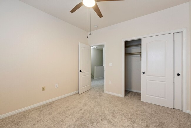 Building Photo - Executive Style in the Heart of Town Centre