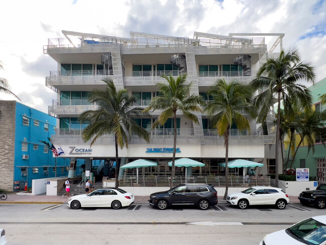 Building Photo - 1437 Collins Ave