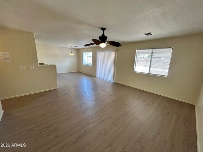 Building Photo - 42406 W Sunland Dr
