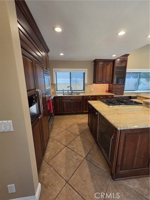 Building Photo - 7 Singingwood