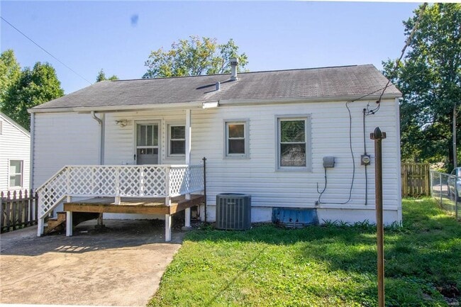 Building Photo - Adorable 2 bedroom home in Overland