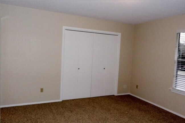 Building Photo - 12107 Tanglebriar Trail
