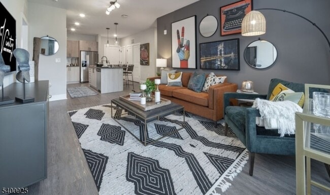 Building Photo - 100 Union St