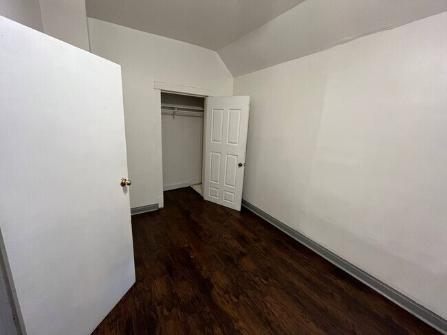 Building Photo - 15534 Turlington Ave
