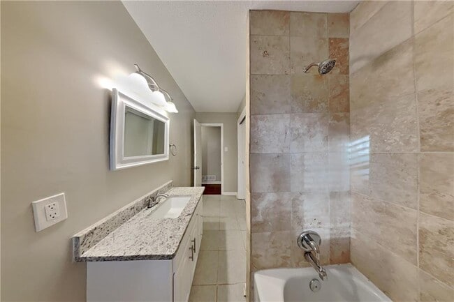 Building Photo - 3070 Karen Ln