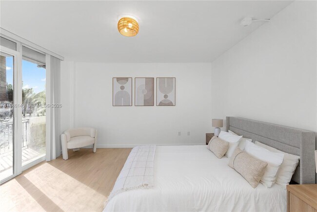 Building Photo - 770 NE 69th St