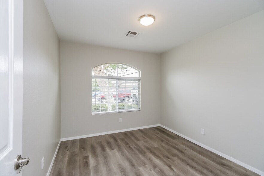 Building Photo - 4890 E Shapinsay Dr