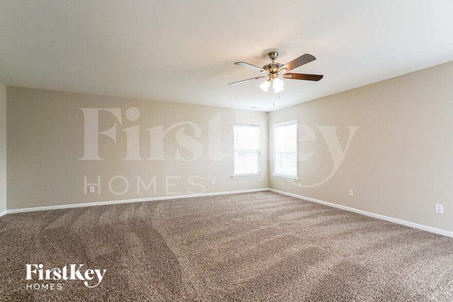 Building Photo - 2 Red Sage Ct