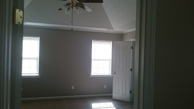 Main Bdrm - 715 Beaver Run Trce