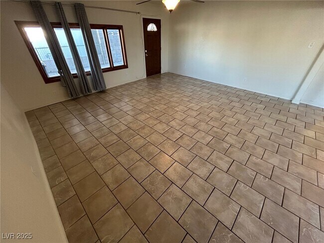 Building Photo - 113 Cedar St