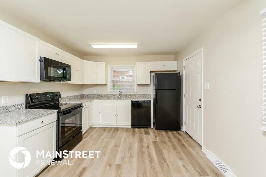 Building Photo - 4240 Cody Dr