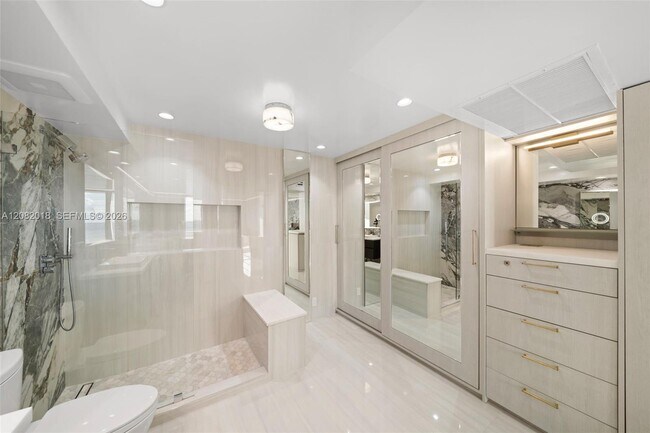 Building Photo - 5555 Collins Ave