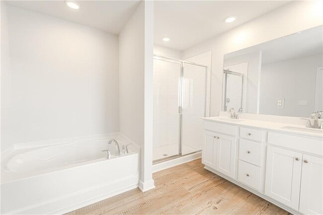 Building Photo - 7325 Mulberry St