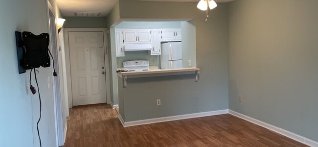 Primary Photo - 1 Bedroom/1 Bath condo in Cobblestone