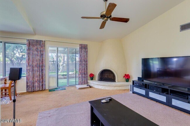 Building Photo - 1536 E Gemini Dr