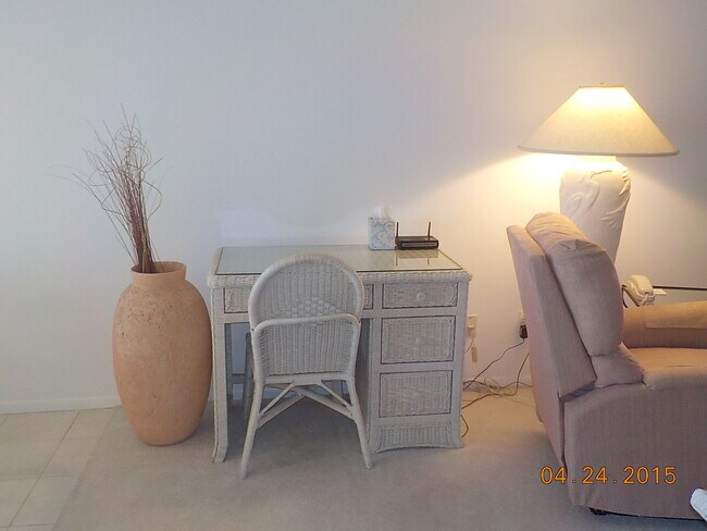 Building Photo - 100 The Esplanade S