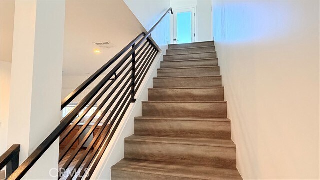 Building Photo - 1418 Cloverdale Ave