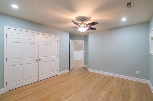 Building Photo - Spacious charmer in the heart of Dilworth ...