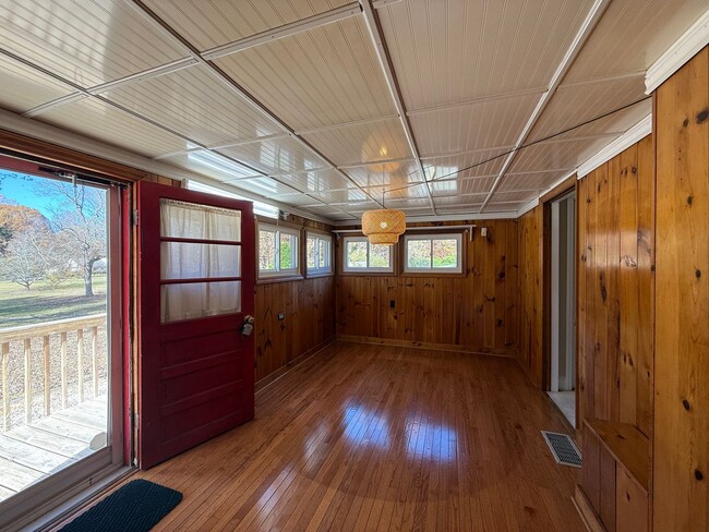 Building Photo - 4230 Hampton Rd