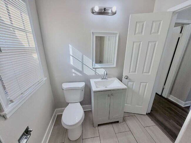 Building Photo - 101 E Davant Ave