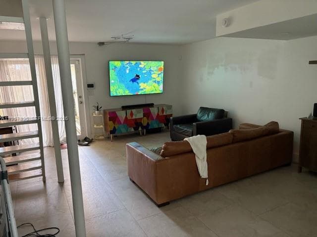 Building Photo - 8837 NE 4th Avenue Rd