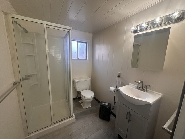 Building Photo - SV T 215