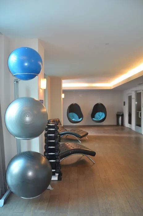 Building Photo - 110 SW 12th St