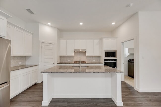 Building Photo - 15543 Fringe Tree Rd