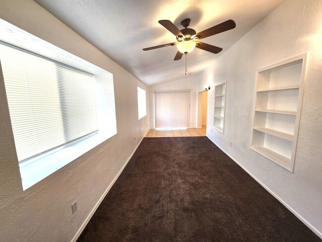 Building Photo - 3004 Missouri Ave