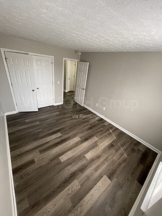 Building Photo - 7756 Mountain Stream Way