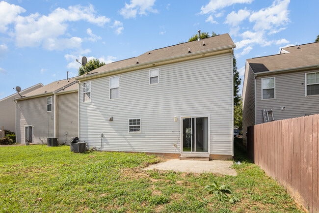 Building Photo - 400 Erin Taylor Ln