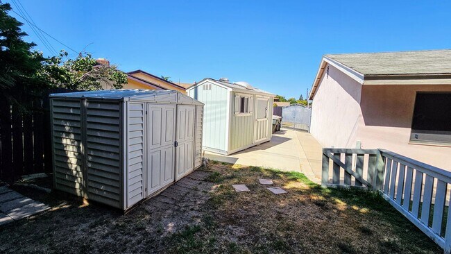 Building Photo - 1042 Lawanda Pl