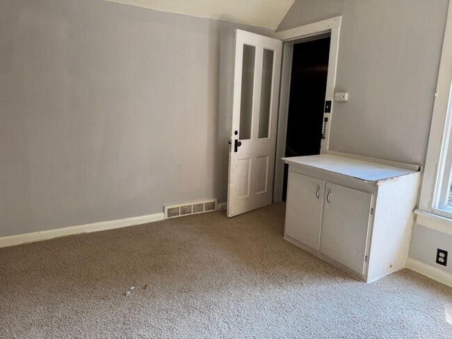 Building Photo - 721 W Olin Ave