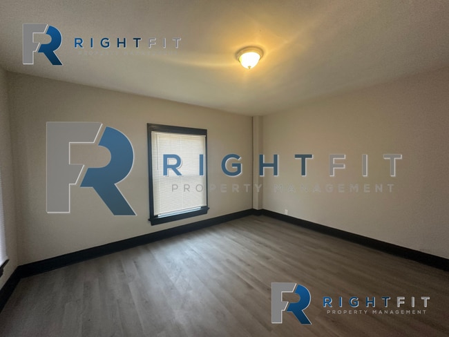 Building Photo - Charming Home in Dayton