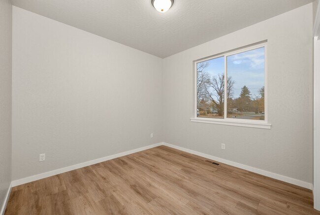 Building Photo - 3BR / 2BA New Construction Low Maintenance Single Family Home