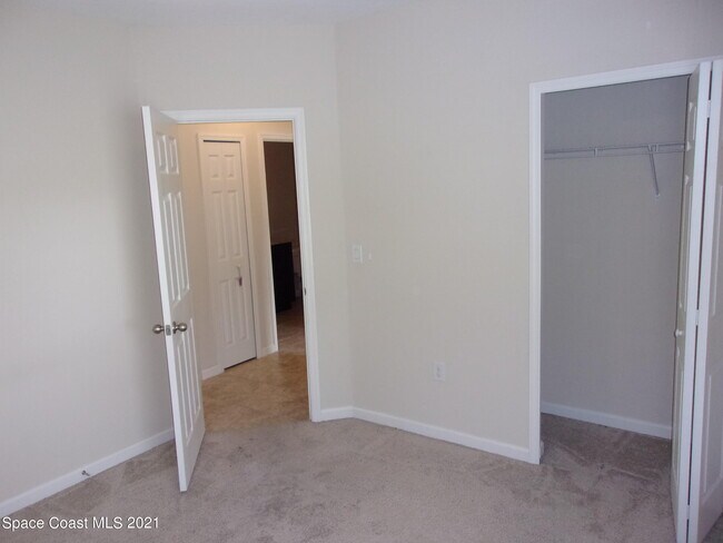 Building Photo - 3935 Harvest Cir
