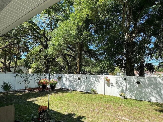 Building Photo - BRAND NEW HOME 2022 - All new appliances! Home is fully furnished!