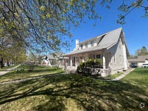 Building Photo - 530 McLeod Ave