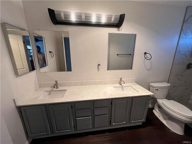 Building Photo - Beautiful single story Canyon Lake Home